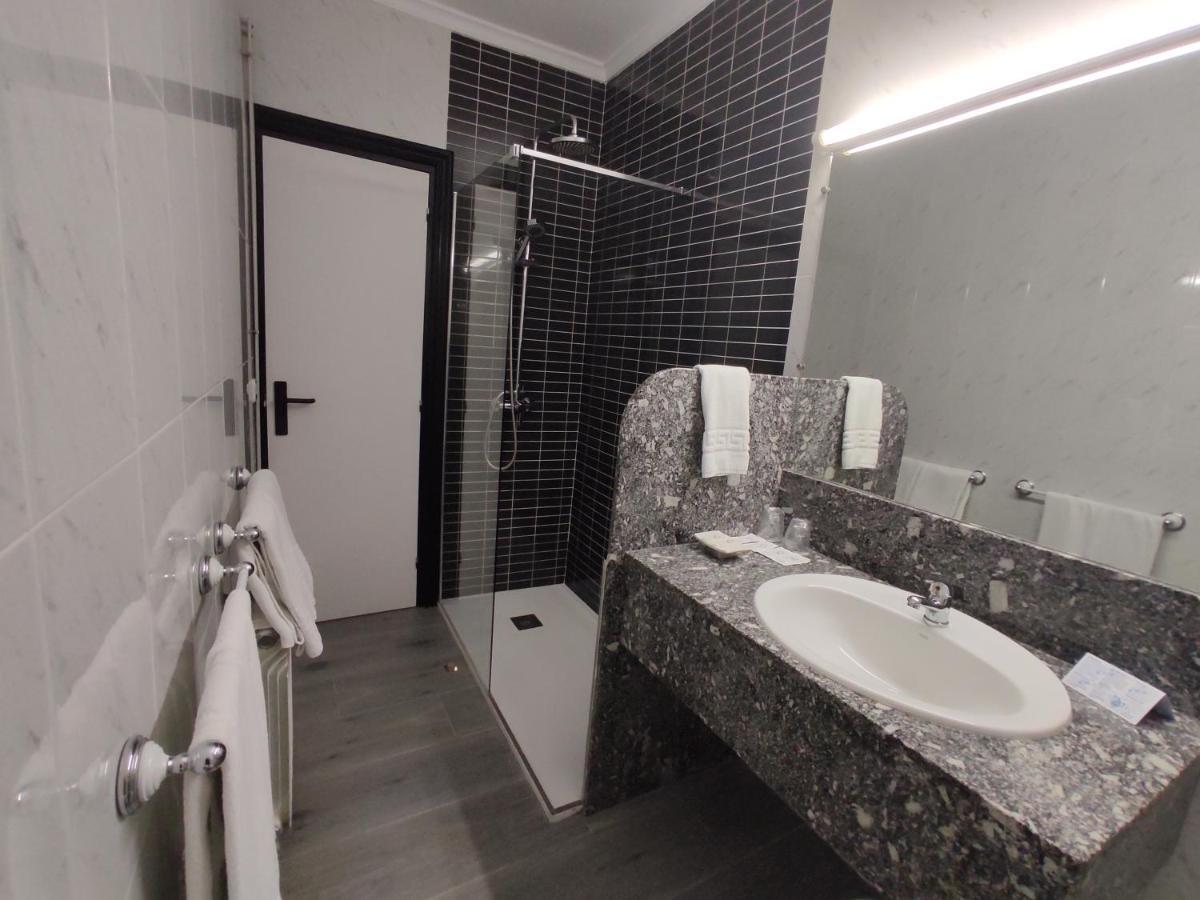 Hotel Querol Вальдерробрес Экстерьер фото