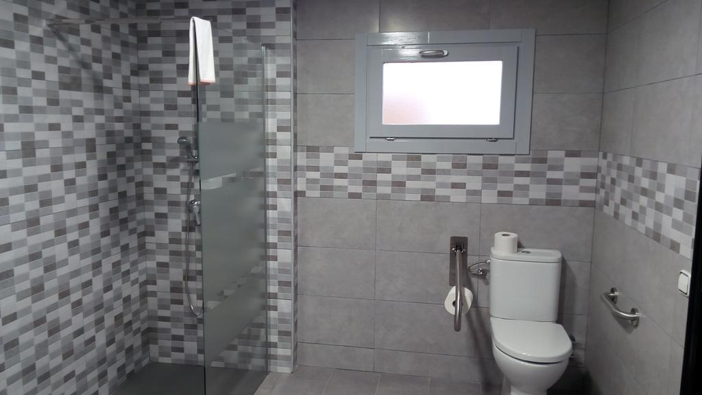 Hotel Querol Вальдерробрес Экстерьер фото